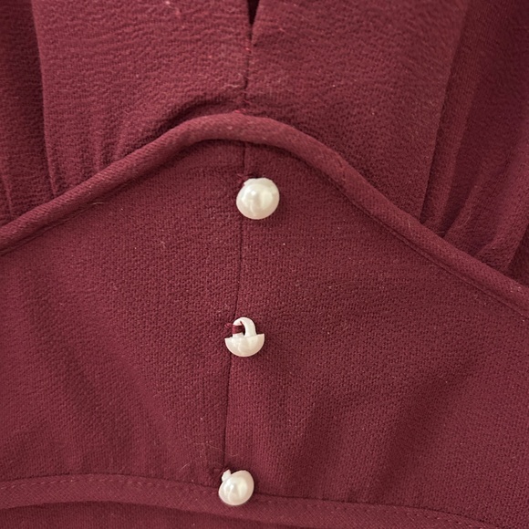 Burgundy crepe party dress - Picture 3 of 6